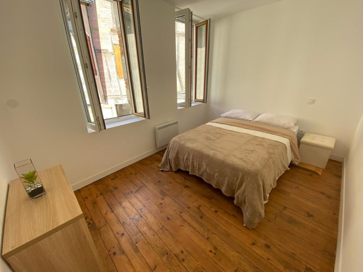 Logement Tout Equipe Layrac エクステリア 写真