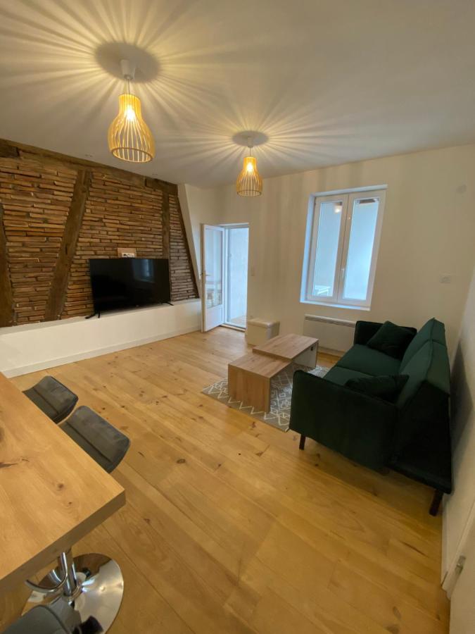Logement Tout Equipe Layrac エクステリア 写真