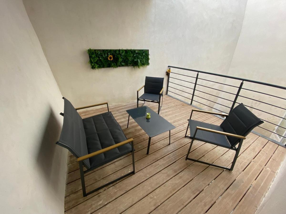 Logement Tout Equipe Layrac エクステリア 写真