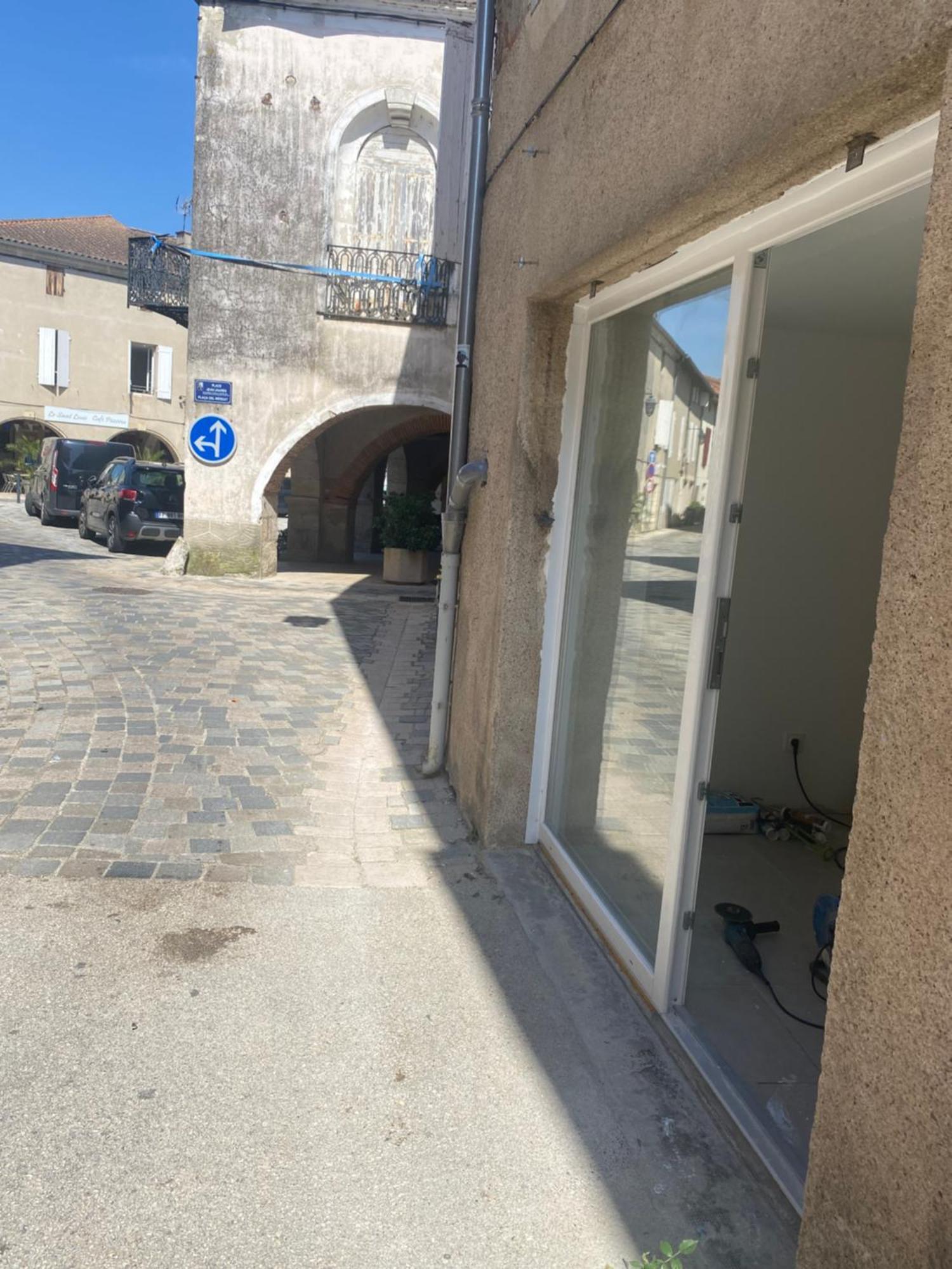 Logement Tout Equipe Layrac エクステリア 写真